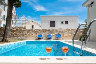 Дома для отпуска House with pool Будва Дом с 3 спальнями-2