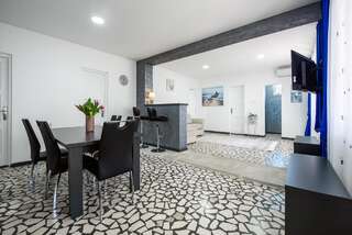 Дома для отпуска House with pool Будва Дом с 3 спальнями-35