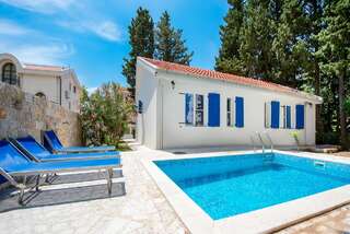 Дома для отпуска House with pool Будва Дом с 3 спальнями-8